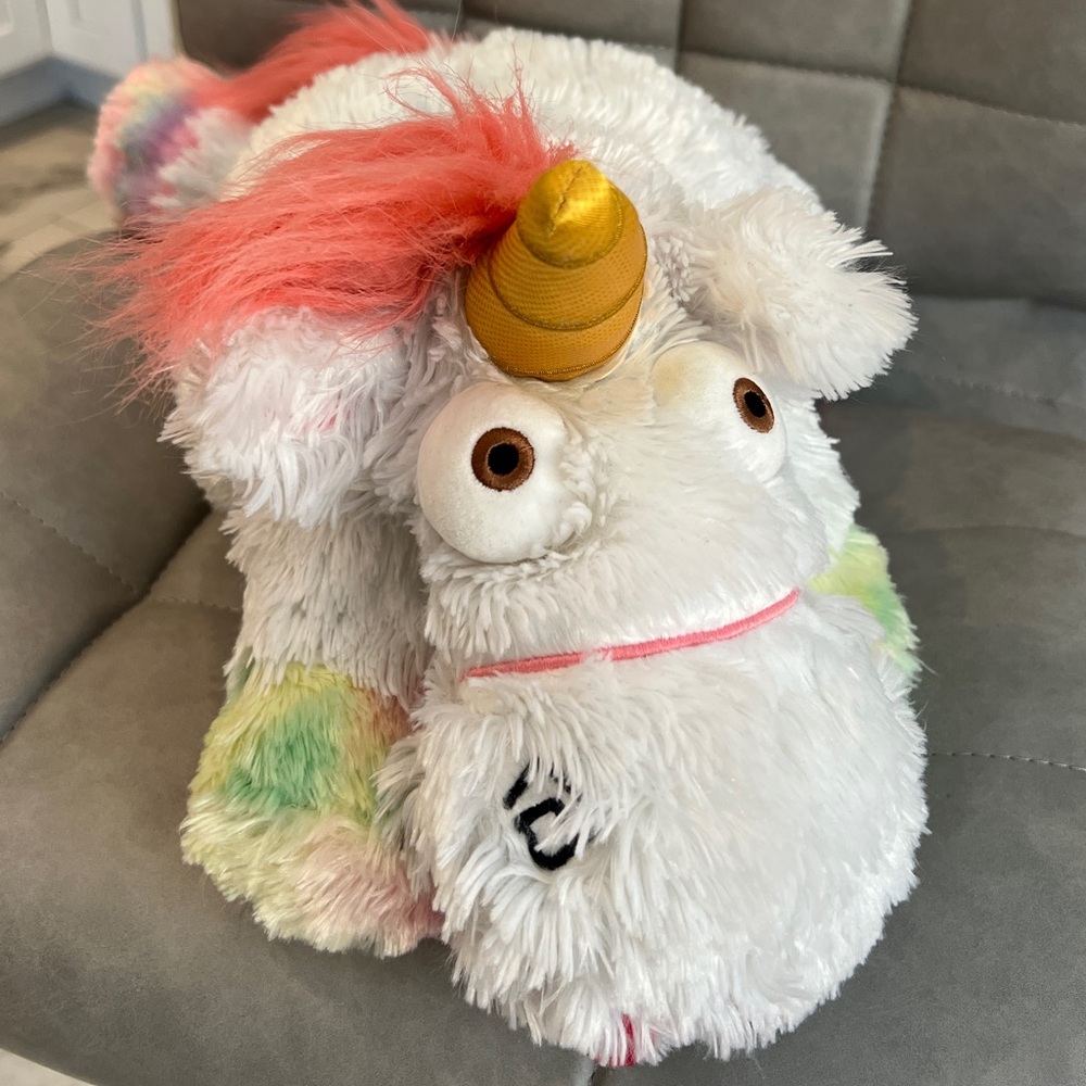 DESPICABLE ME FLUFFY UNICORN